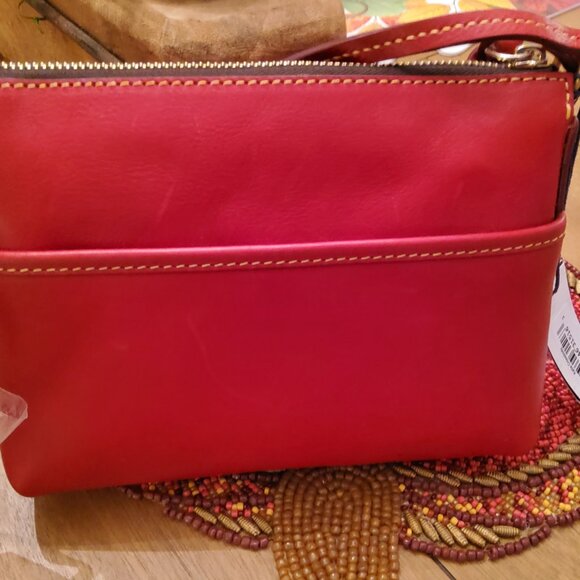 New Dooney & Bourke Katie Crossbody in Red Vacchetta Leather - Picture 3 of 8